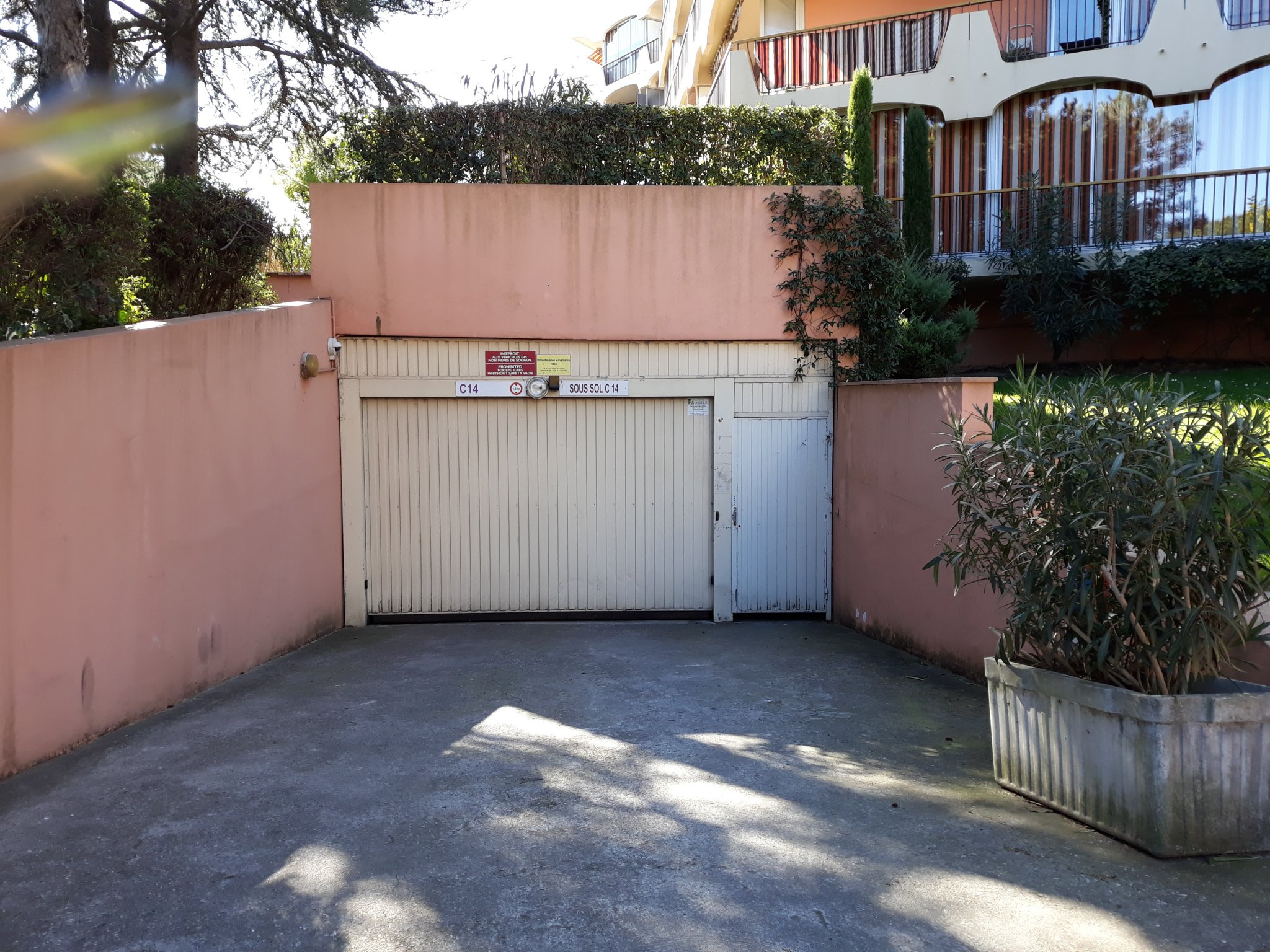 vente GARAGE de 14 m² MANDELIEU LA NAPOULE