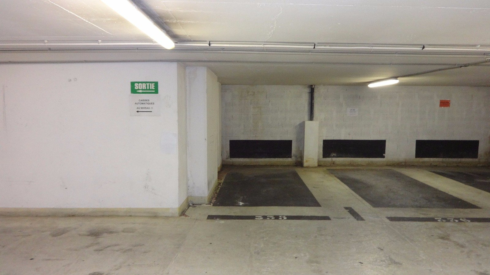 vente Notre Dame parking réf 578