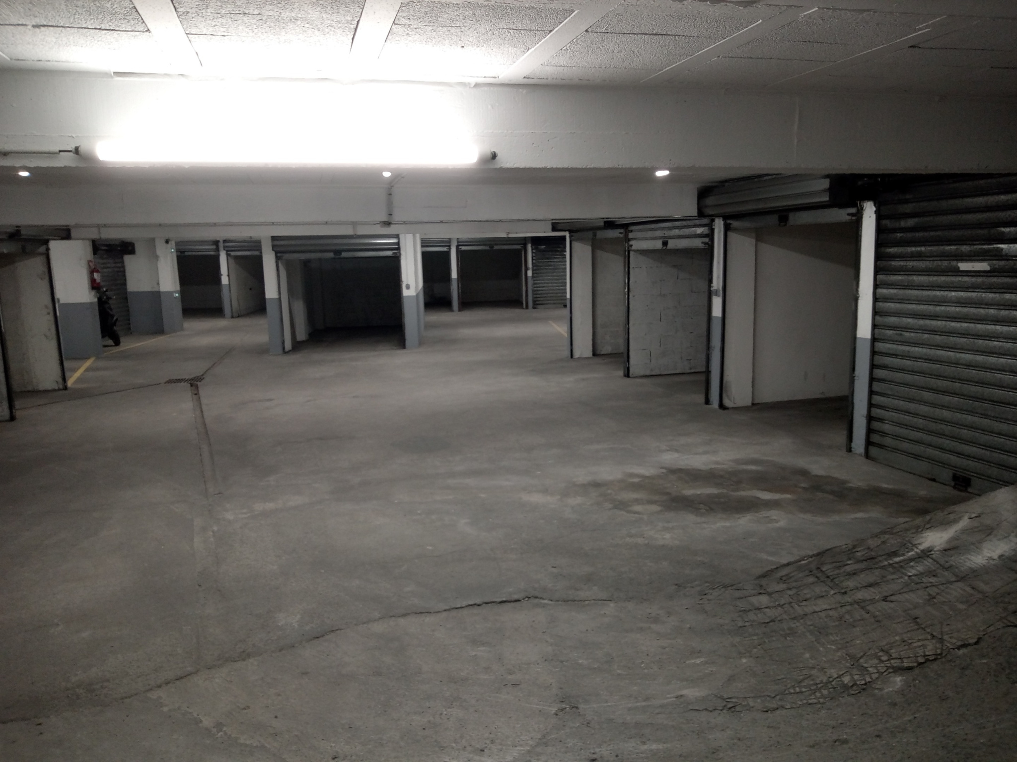 vente LOT DE PARKINGS ET GARAGES NICE NORD